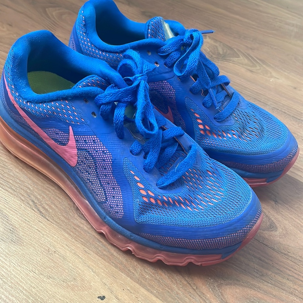 NIKE AIR MAX